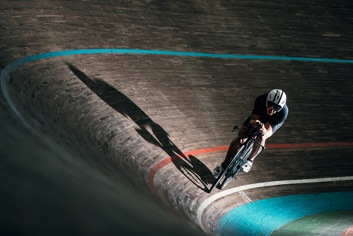 Zusammenspiel aus Aerodynamik und Leistung im Radsport und Triathlon